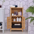 Meuble de salle de bain en bambou avec plusieurs étagères et portes, naturel